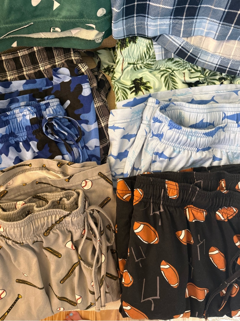 Preswick & Moore men’s Pajama Pants Bundle in Green, Blue, Gray, Black, Tan - Picture 2 of 3